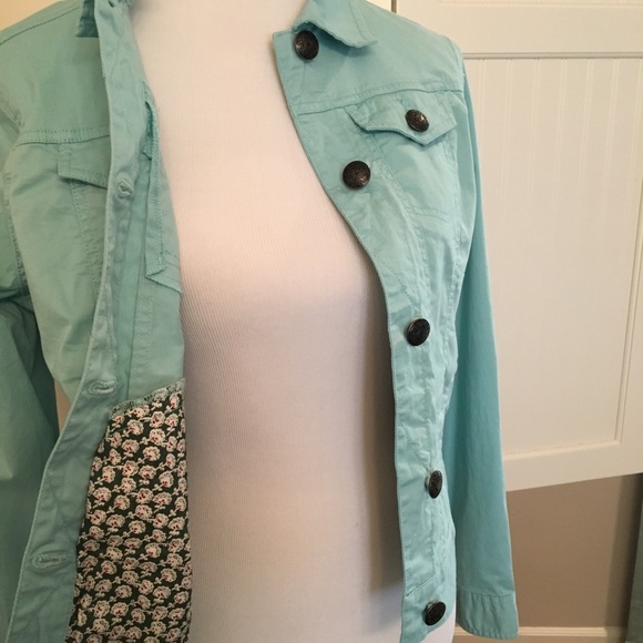 Aventura Lightweight Jacket - Picture 6 of 8